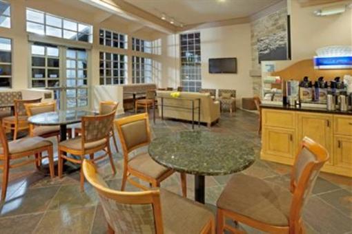 фото отеля Holiday Inn Express Monterey - Cannery Row