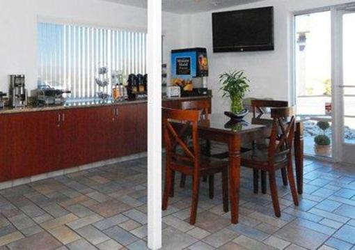 фото отеля Econo Lodge Inn & Suites Ridgecrest