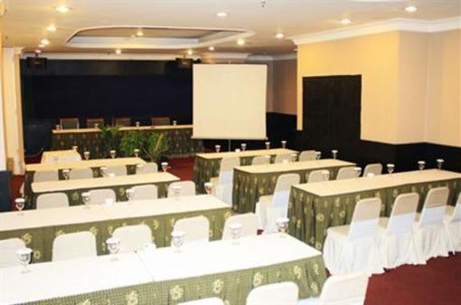 фото отеля Quality Hotel Makassar