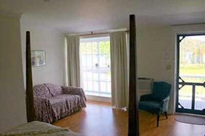 фото отеля Broadwater Inn
