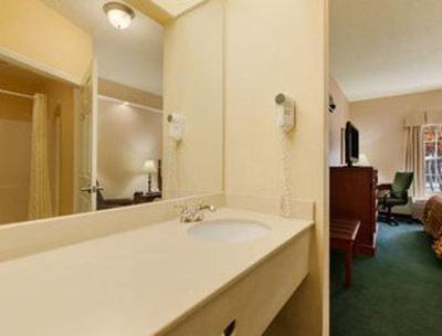 фото отеля Howard Johnson Jackson North Ridgeland