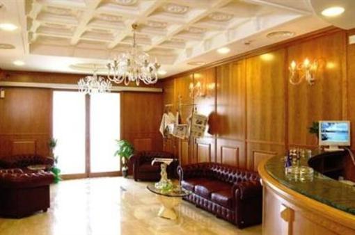 фото отеля Hotel Carlo III Naples