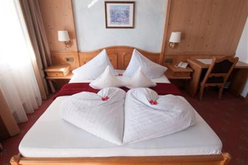 фото отеля Hotel Alpenhof Tirolo