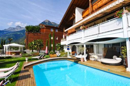 фото отеля Hotel Alpenhof Tirolo