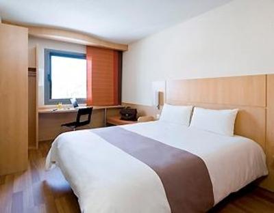 фото отеля Ibis Barcelona Hotel Sta. Coloma