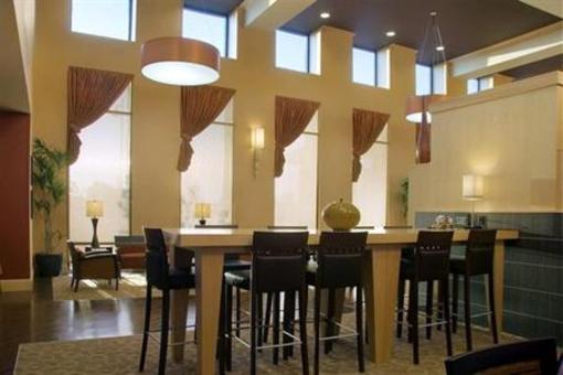 фото отеля Hampton Inn & Suites West Madison