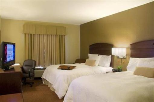 фото отеля Hampton Inn & Suites West Madison