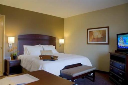 фото отеля Hampton Inn & Suites West Madison