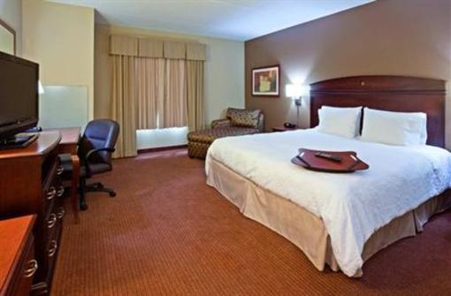фото отеля Hampton Inn & Suites West Madison