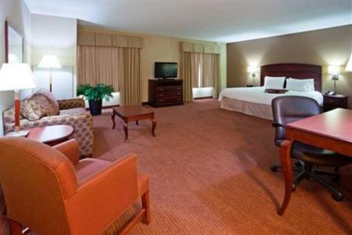 фото отеля Hampton Inn & Suites West Madison