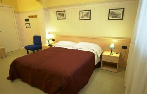 фото отеля Hotel Saturnia Gardone Riviera