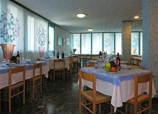 фото отеля Hotel Bolivar Jesolo