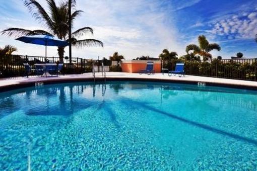 фото отеля Holiday Inn Express Hotel & Suites Lake Okeechobee
