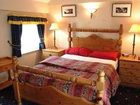 фото отеля John Henry's Inn