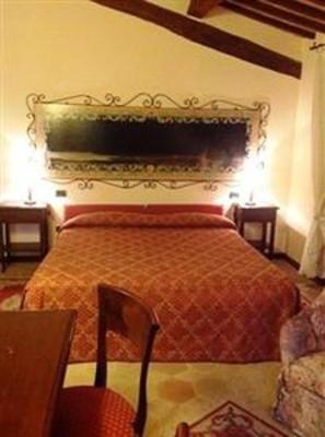 фото отеля Poggiomanente Country Hotel Umbertide