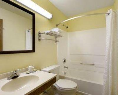 фото отеля Super 8 Lewisburg