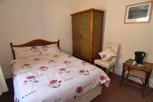 фото отеля Bridges Guesthouse