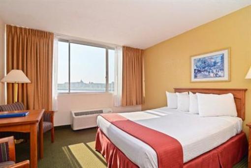 фото отеля BEST WESTERN Harborside Inn & Kenosha Conference Center