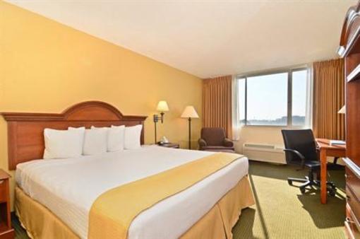 фото отеля BEST WESTERN Harborside Inn & Kenosha Conference Center