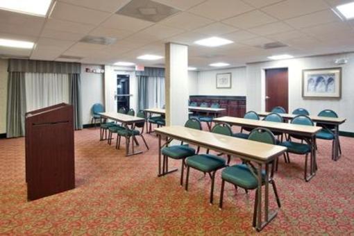 фото отеля Holiday Inn Express Milledgeville