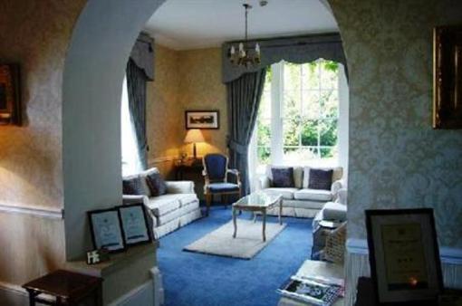 фото отеля Burleigh Court Hotel