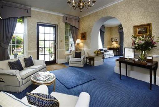 фото отеля Burleigh Court Hotel