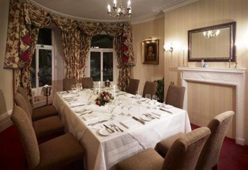 фото отеля Burleigh Court Hotel
