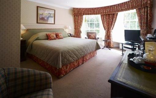 фото отеля Burleigh Court Hotel