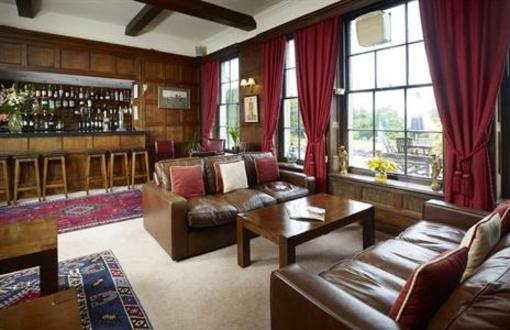 фото отеля Burleigh Court Hotel