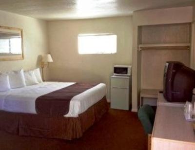 фото отеля Knights Inn Palm Springs