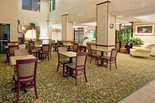 фото отеля Holiday Inn Express Hotel & Suites Youngstown North Lima