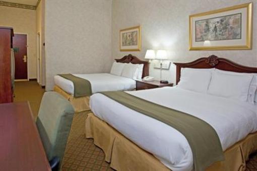 фото отеля Holiday Inn Express Hotel & Suites Youngstown North Lima