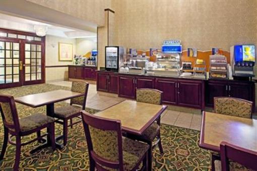 фото отеля Holiday Inn Express Hotel & Suites Youngstown North Lima