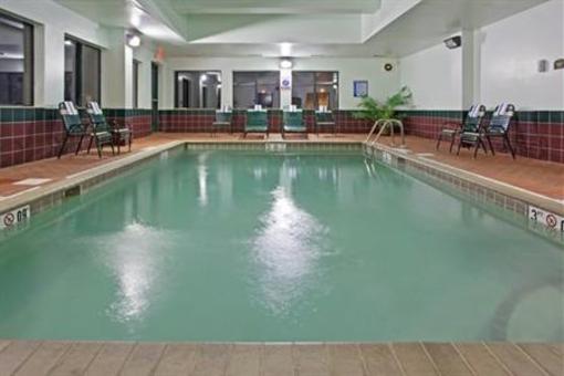 фото отеля Holiday Inn Express Hotel & Suites Youngstown North Lima