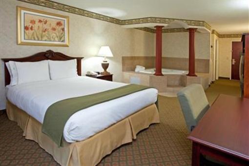 фото отеля Holiday Inn Express Hotel & Suites Youngstown North Lima