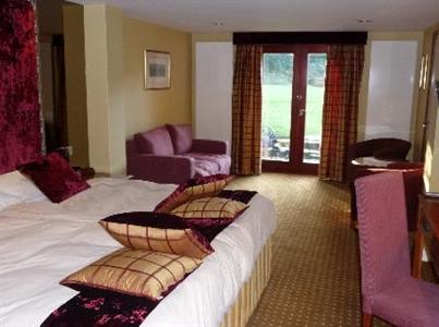 фото отеля Grims Dyke Hotel London