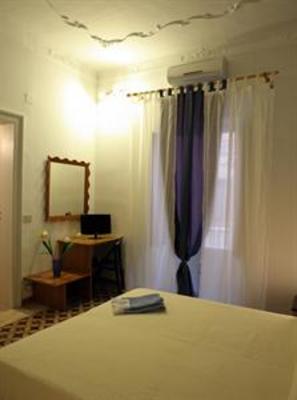фото отеля La Terrazza Sul Porto Bed & Breakfast Trapani