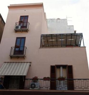 фото отеля La Terrazza Sul Porto Bed & Breakfast Trapani