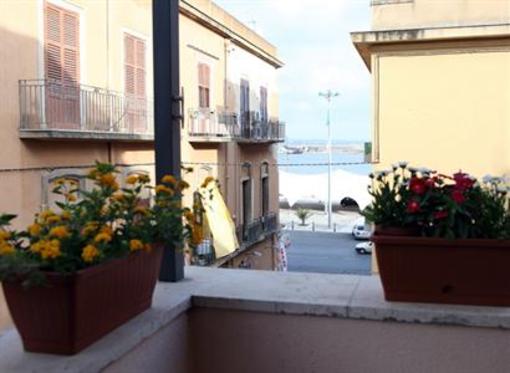 фото отеля La Terrazza Sul Porto Bed & Breakfast Trapani