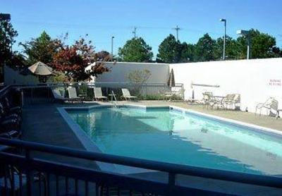 фото отеля Courtyard Memphis East Lenox Corporate Park
