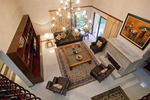 фото отеля Hyde Park Villas