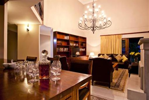 фото отеля Hyde Park Villas