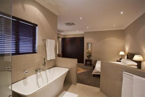 фото отеля Hyde Park Villas