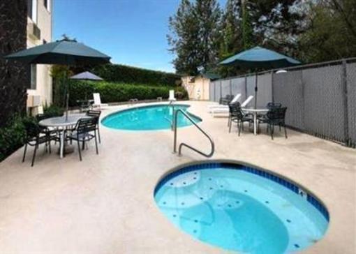фото отеля Comfort Inn Kirkland