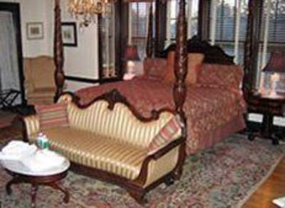 фото отеля Edgewood Manor Bed and Breakfast