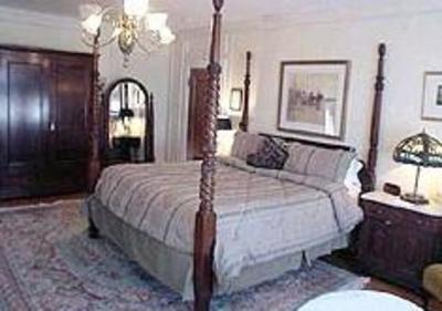 фото отеля Edgewood Manor Bed and Breakfast