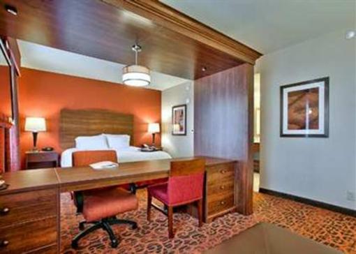 фото отеля Hampton Inn & Suites Scottsdale Riverwalk
