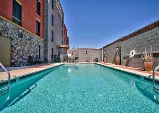 фото отеля Hampton Inn & Suites Scottsdale Riverwalk