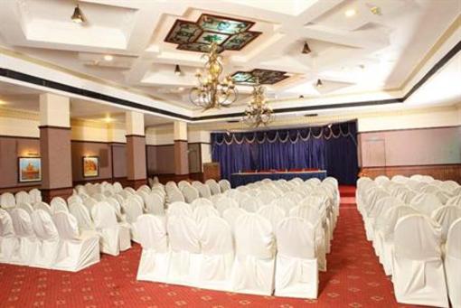 фото отеля Yuvarani Residency