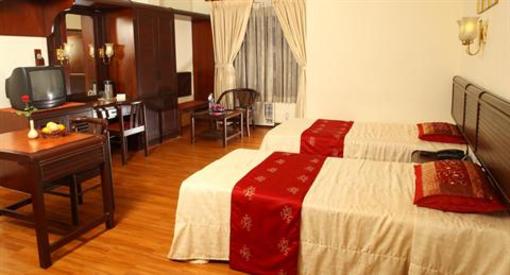 фото отеля Yuvarani Residency